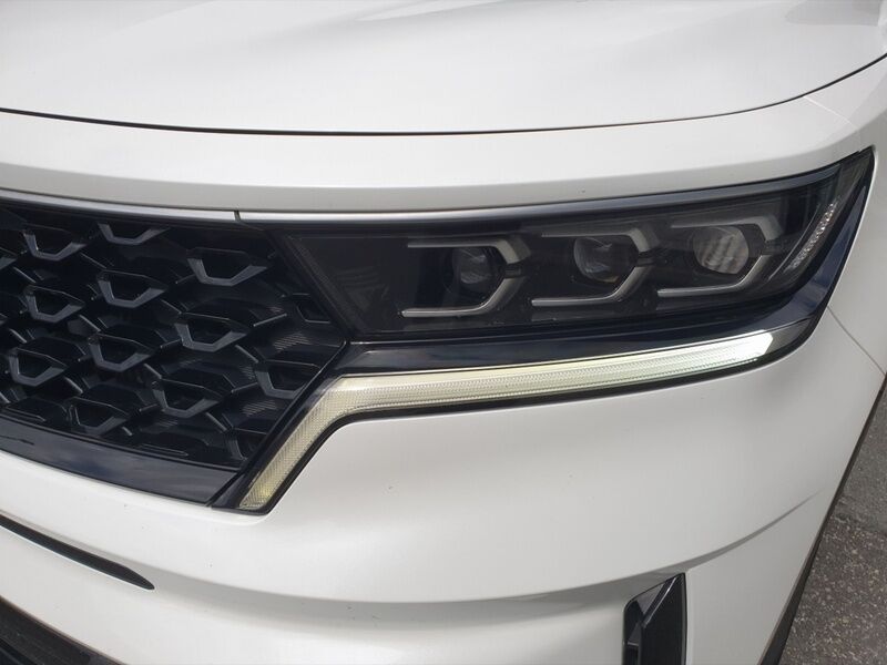 More views of Kia Sorento