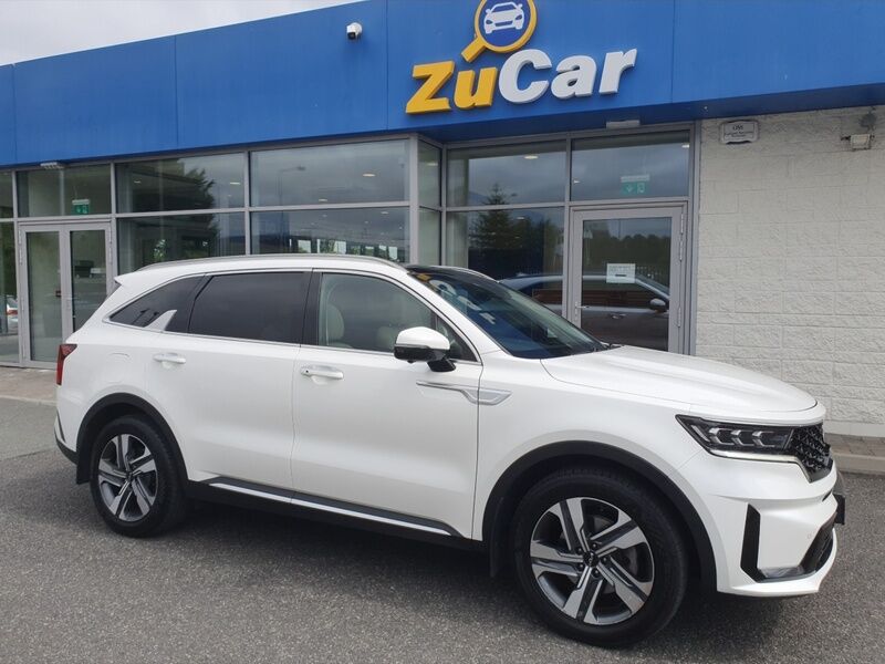 More views of Kia Sorento