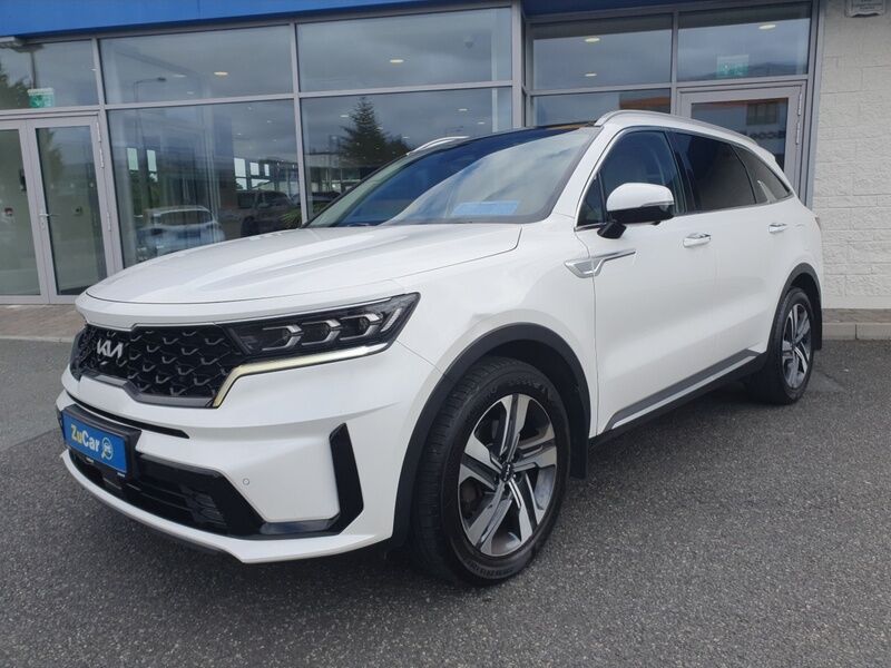 More views of Kia Sorento