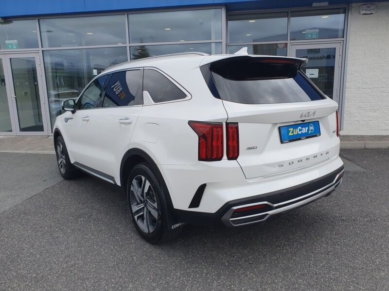 More views of Kia Sorento