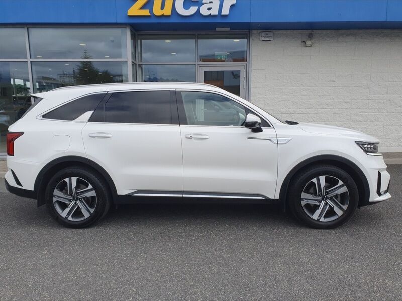 More views of Kia Sorento