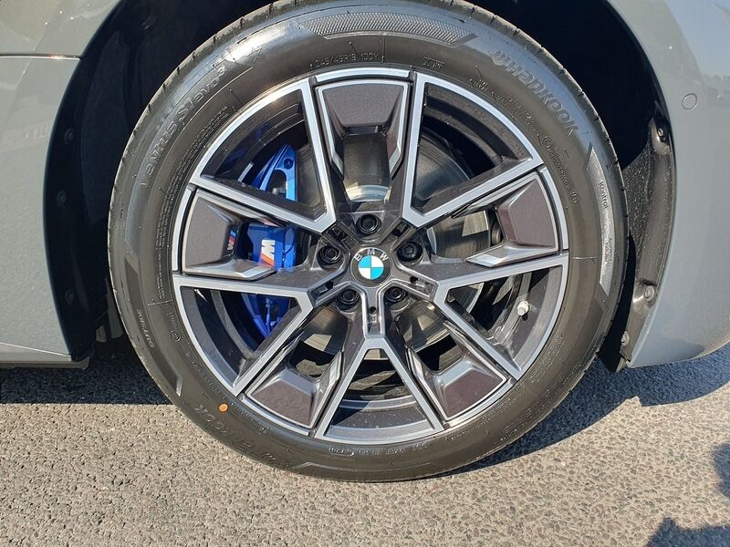 More views of BMW i4