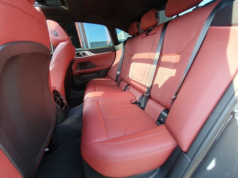 More views of BMW i4
