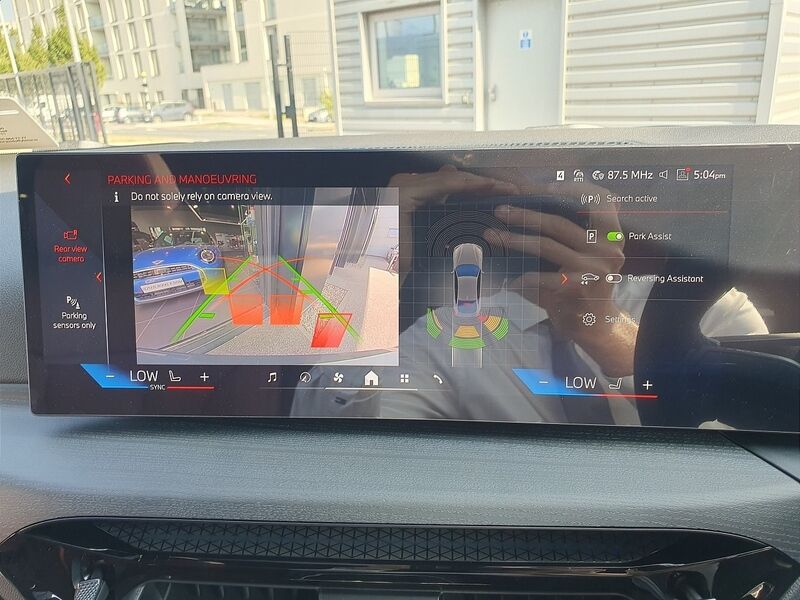 More views of BMW i4