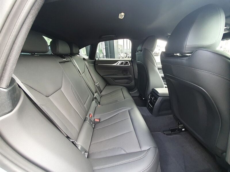 More views of BMW i4