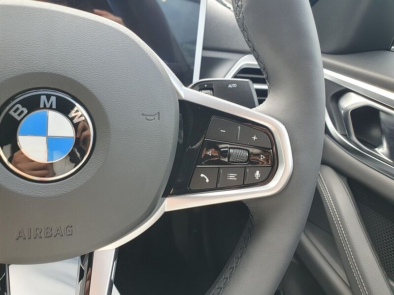 More views of BMW i4