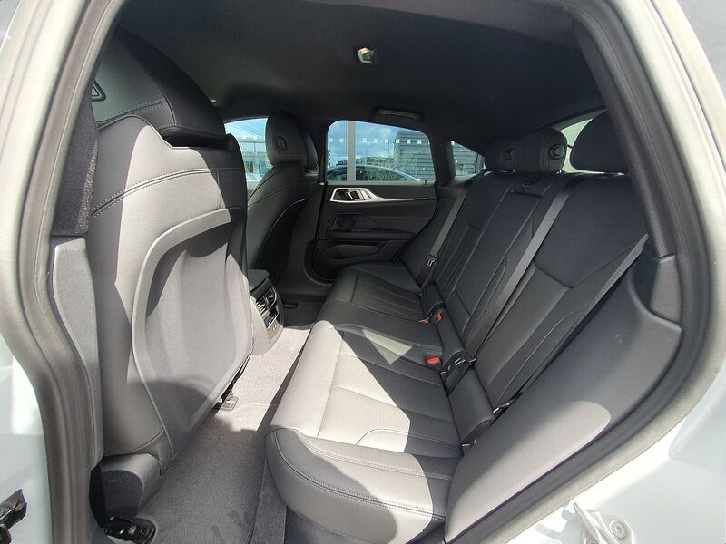 More views of BMW i4