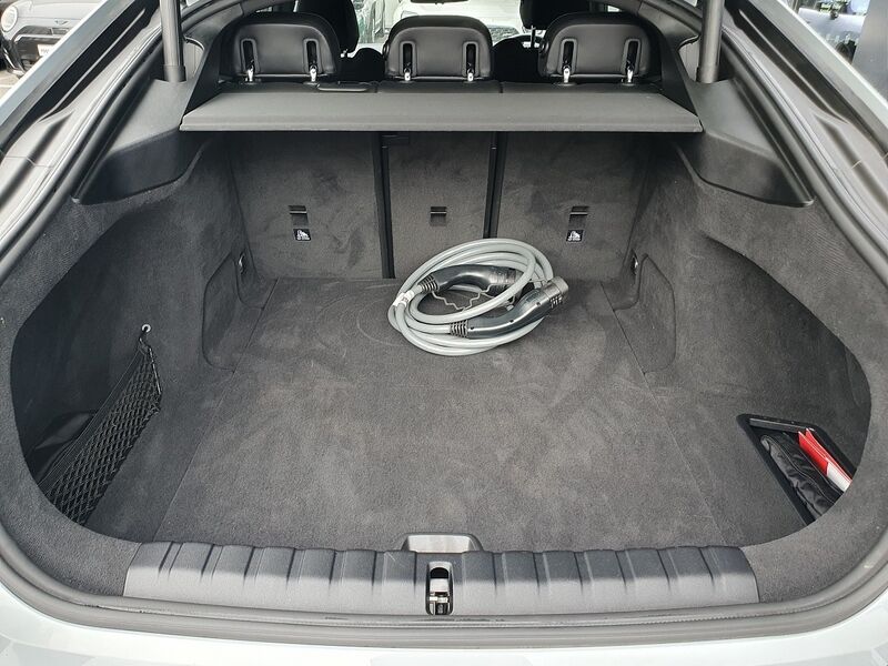 More views of BMW i4