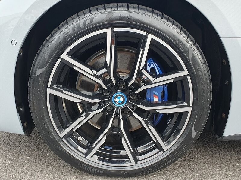 More views of BMW i4