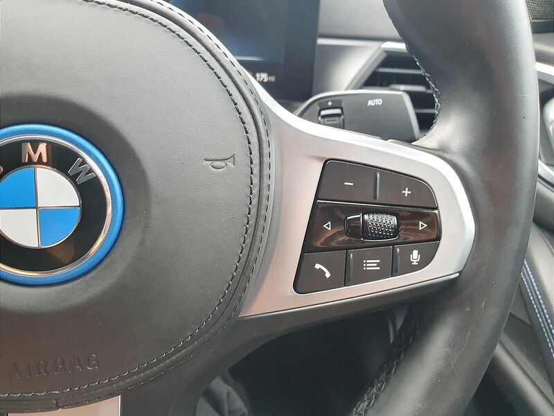 More views of BMW i4