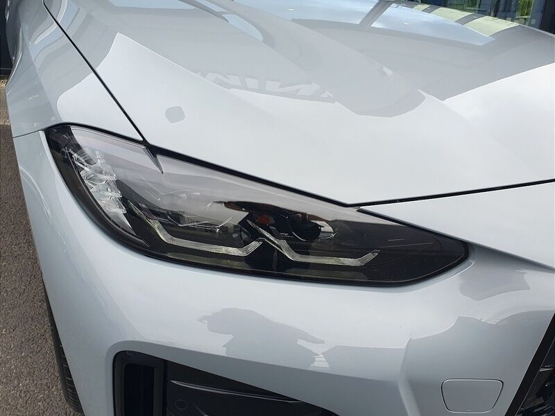 More views of BMW i4