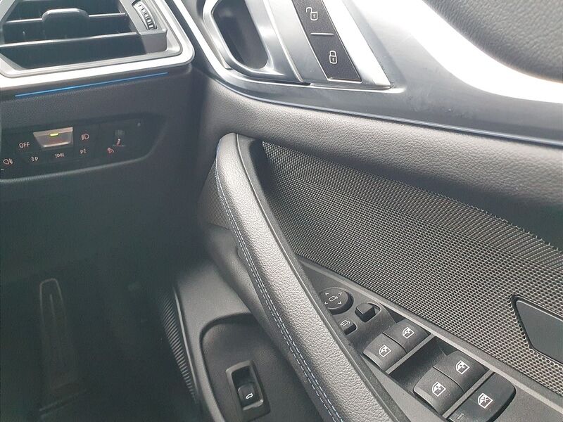 More views of BMW i4