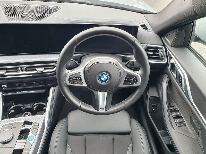 More views of BMW i4