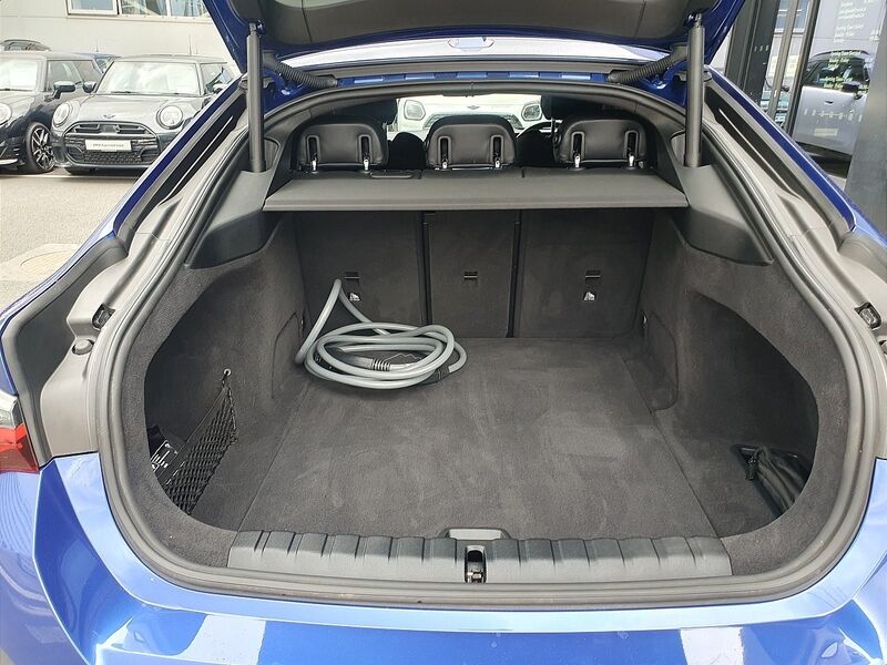 More views of BMW i4