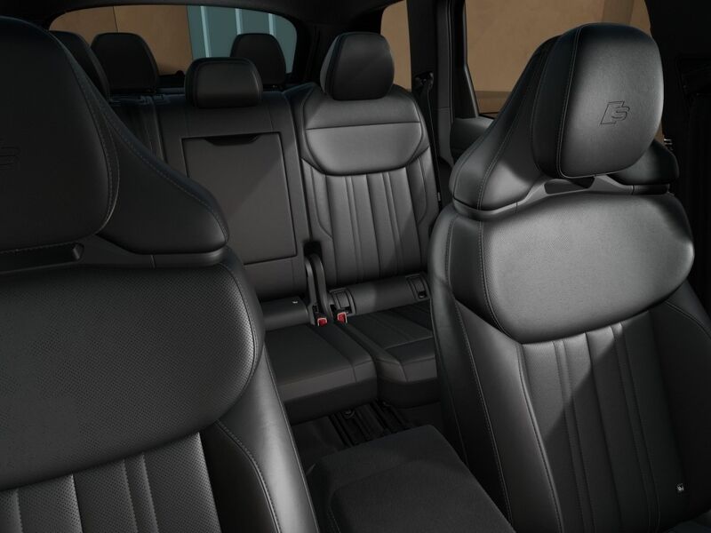 More views of Audi Q7
