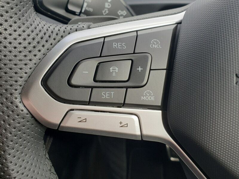 More views of Volkswagen Tiguan