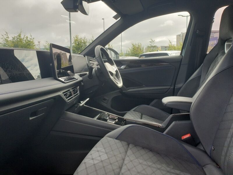 More views of Volkswagen Tiguan