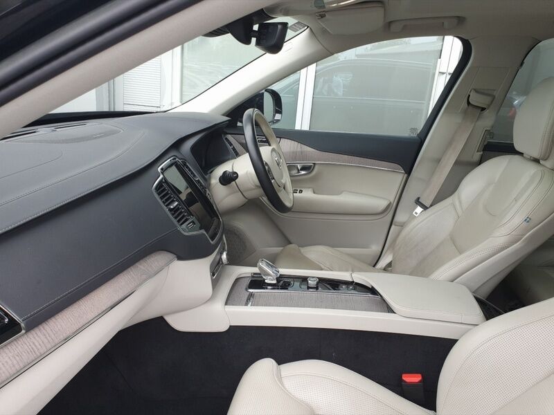 More views of Volvo XC90