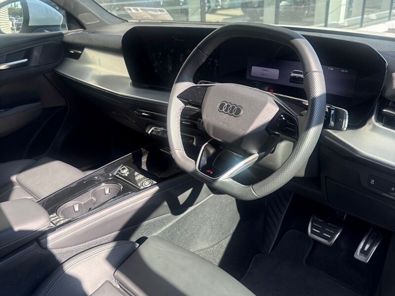 More views of Audi Q3