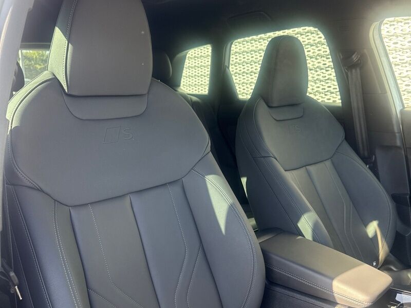 More views of Audi Q3