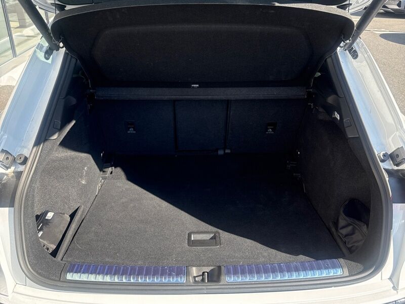 More views of Audi Q3