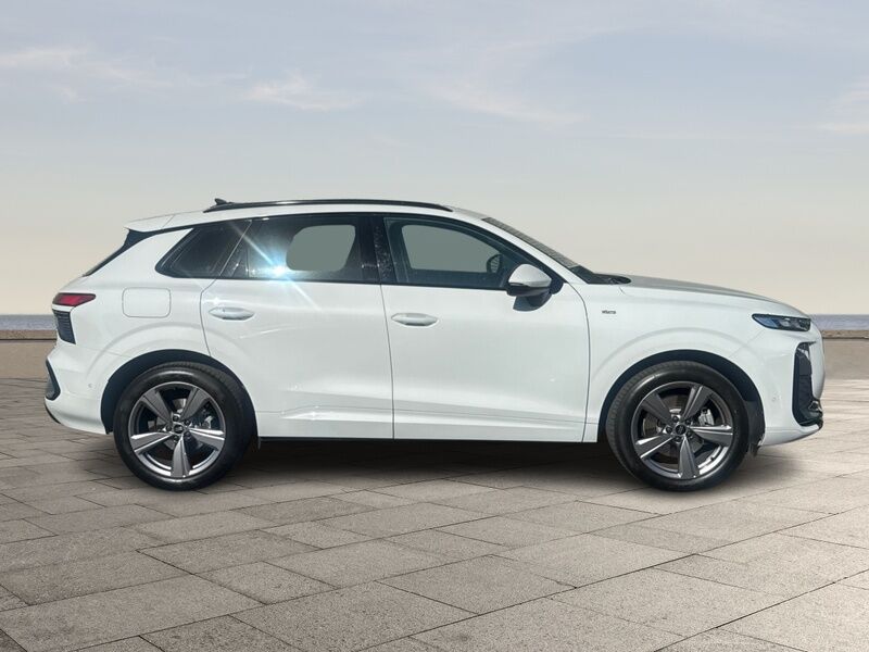 More views of Audi Q3