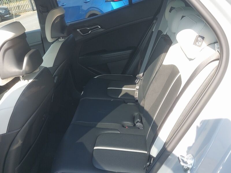 More views of Kia Sportage