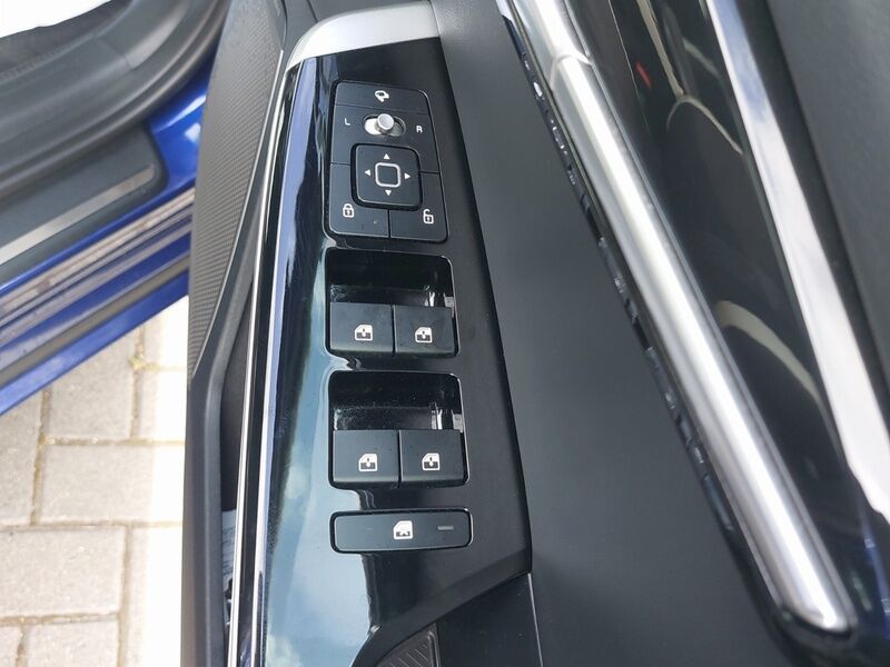 More views of Kia EV6