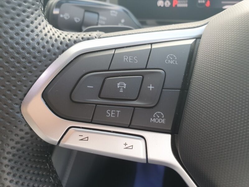 More views of Volkswagen Tiguan
