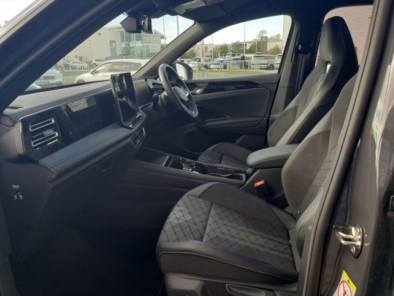 More views of Volkswagen Tiguan