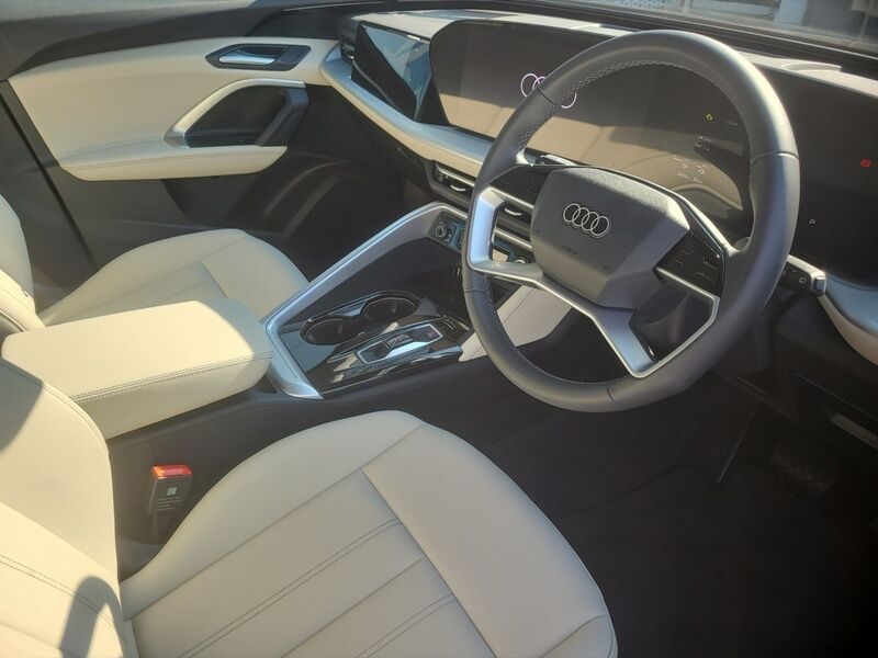 More views of Audi Q5