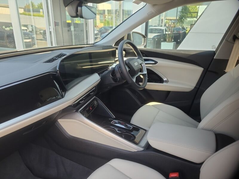 More views of Audi Q5