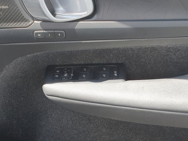 More views of Volvo C40