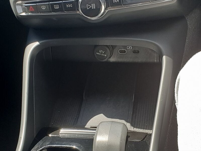 More views of Volvo C40