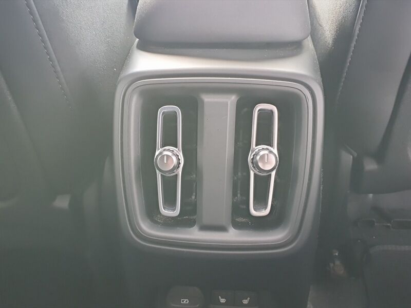 More views of Volvo C40