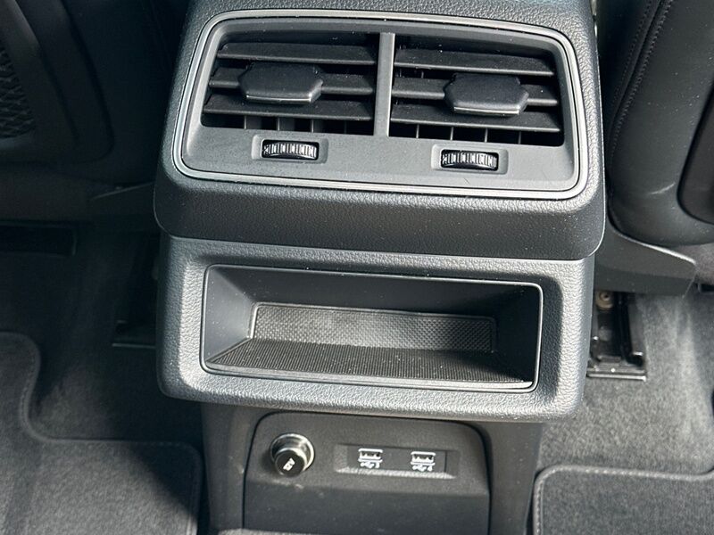 More views of Audi e-tron