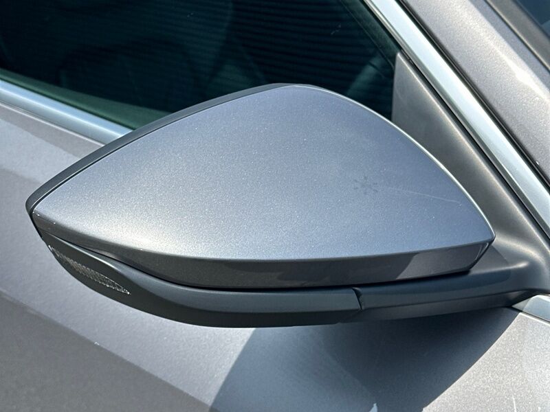 More views of Audi e-tron