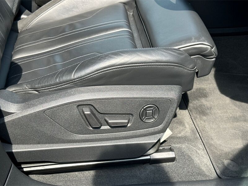 More views of Audi e-tron