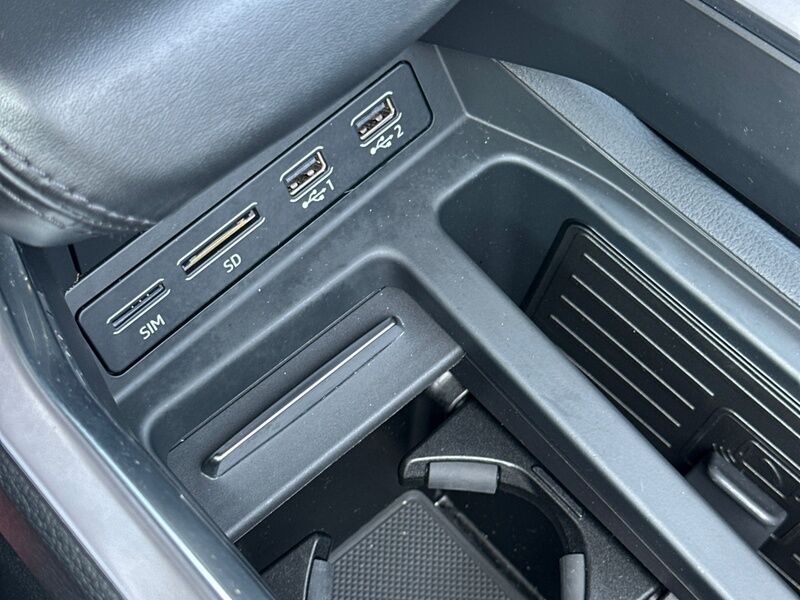 More views of Audi e-tron