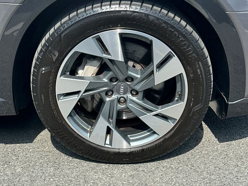 More views of Audi e-tron