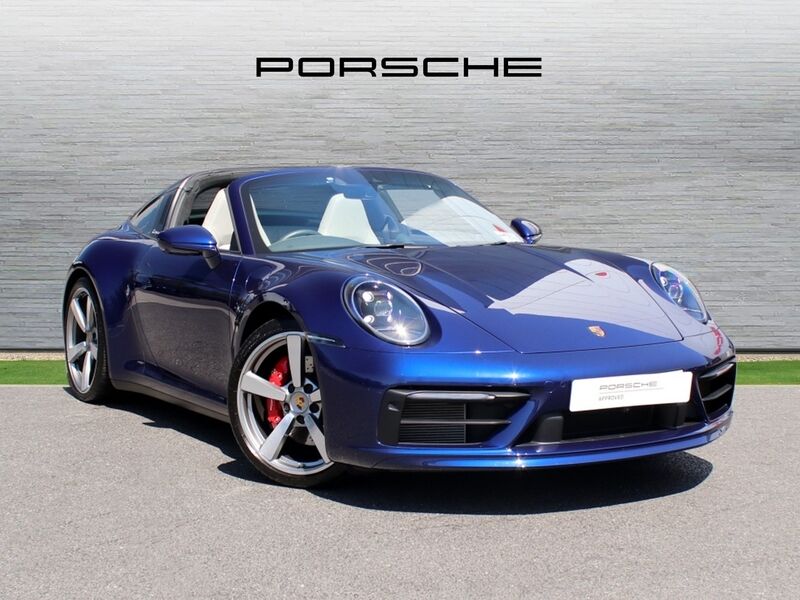 More views of Porsche 911
