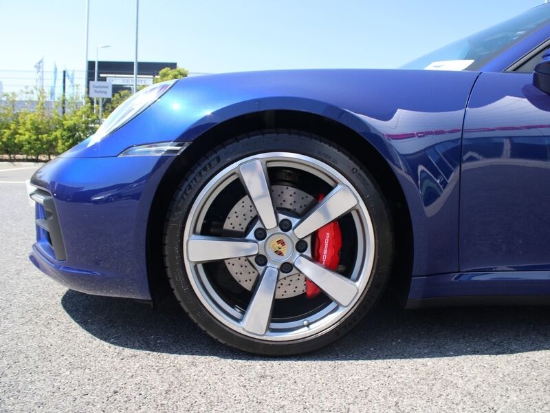 More views of Porsche 911