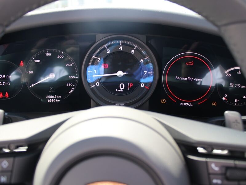 More views of Porsche 911