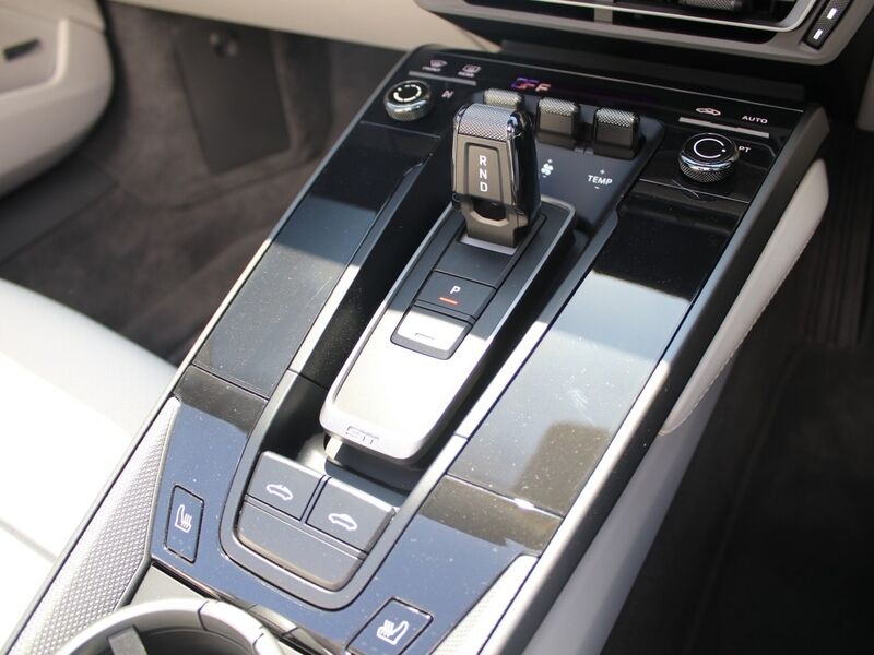 More views of Porsche 911