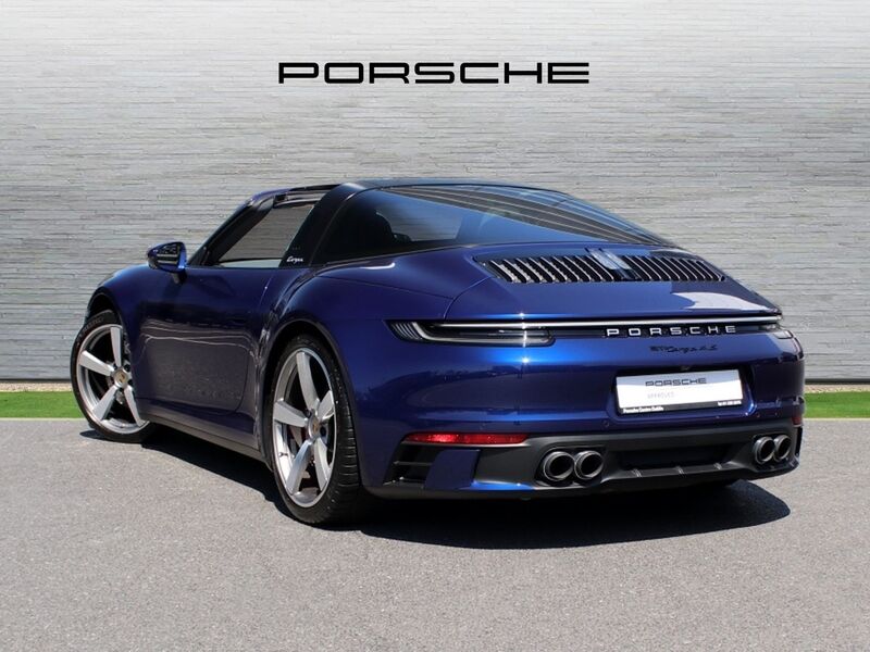 More views of Porsche 911