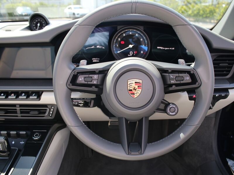 More views of Porsche 911