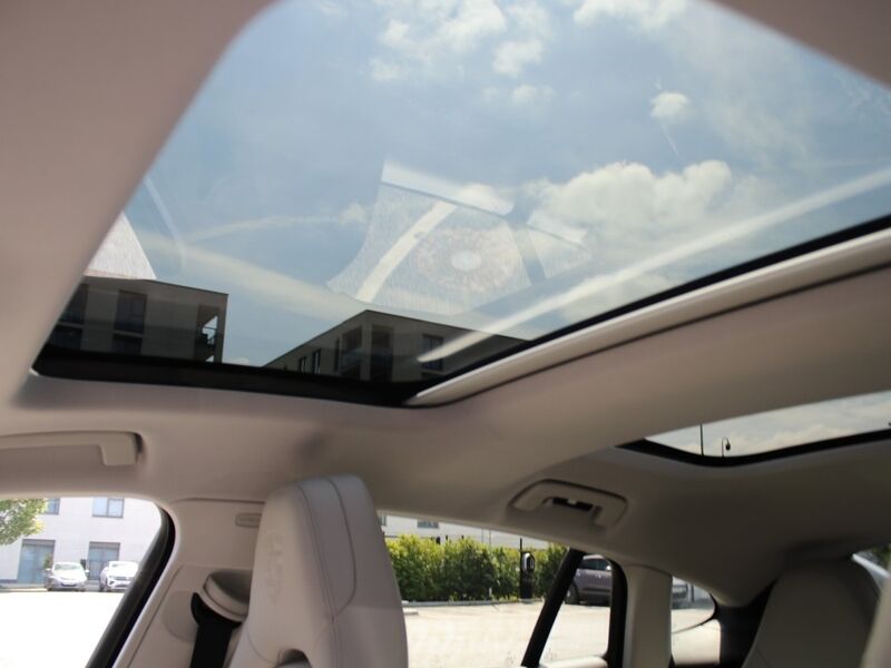 More views of Porsche Panamera