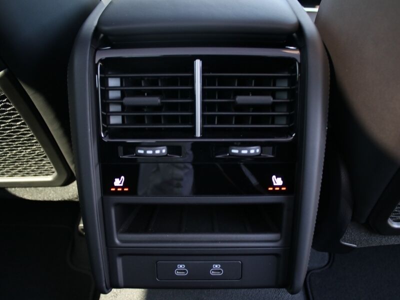 More views of Porsche Cayenne
