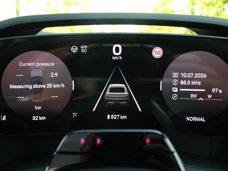 More views of Porsche Cayenne