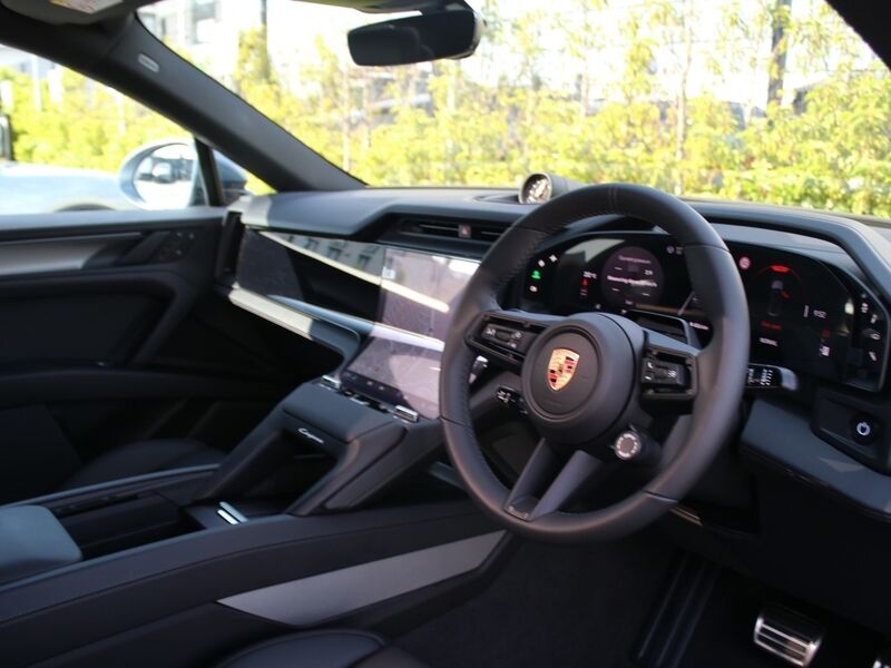 More views of Porsche Cayenne